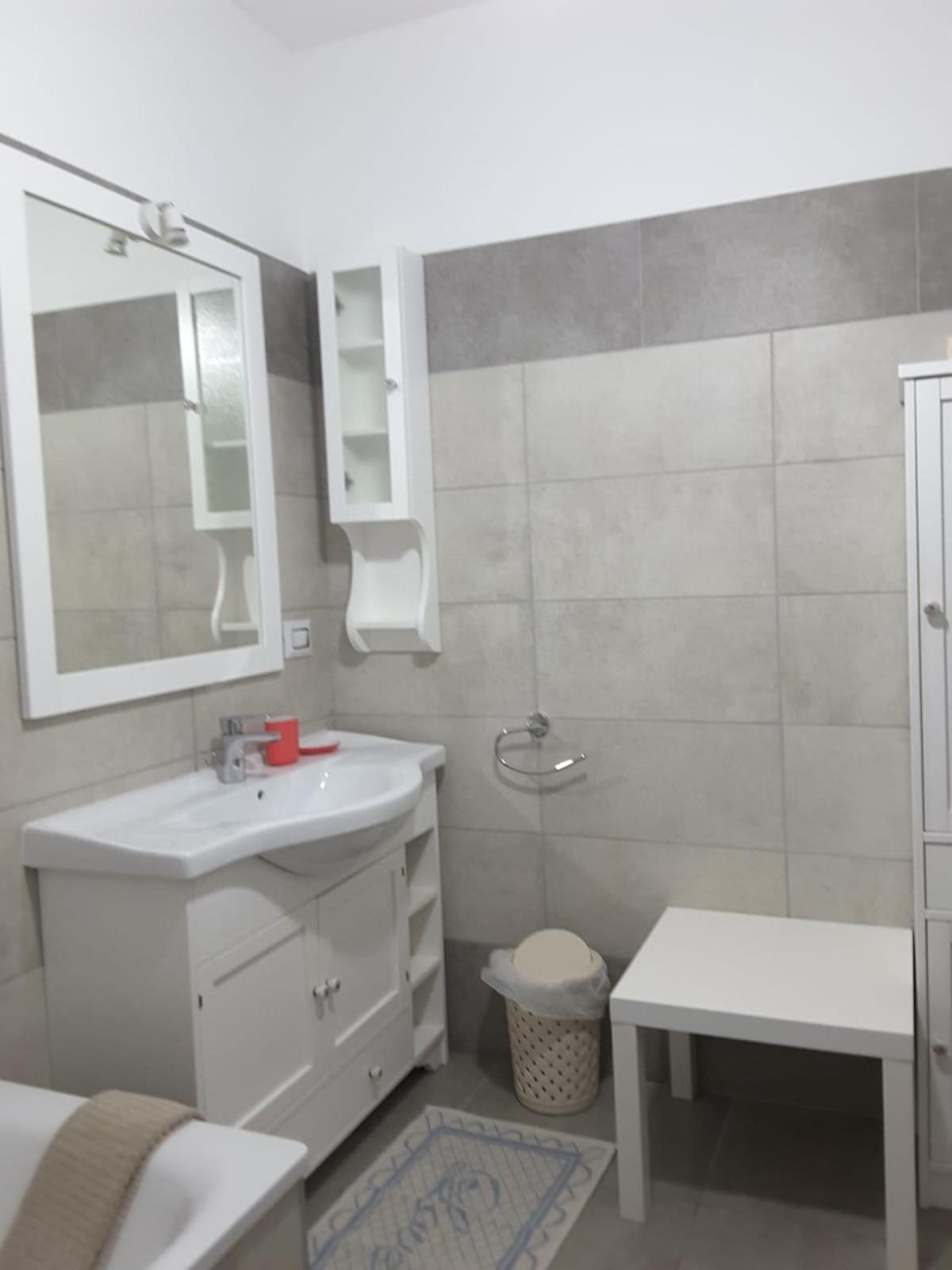 Lucrece Holiday Apartment Турин Экстерьер фото