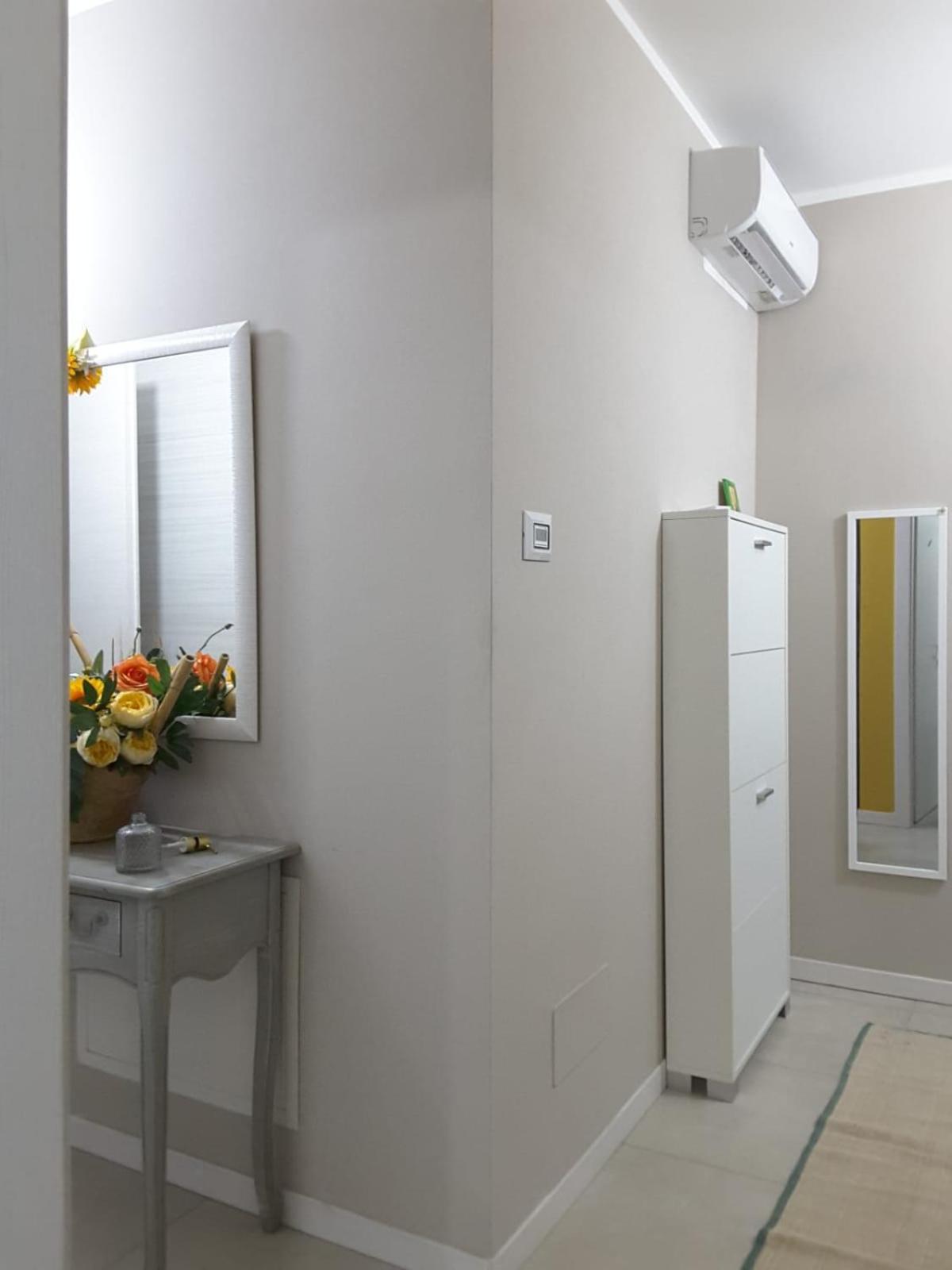 Lucrece Holiday Apartment Турин Экстерьер фото